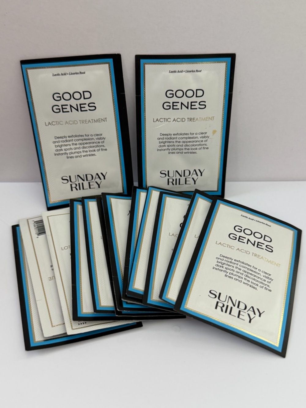 1ml each x 15 sachets
TOTAL OF 15ML OR 0.50 oz
New.
MSRP of 0.5 oz is $50